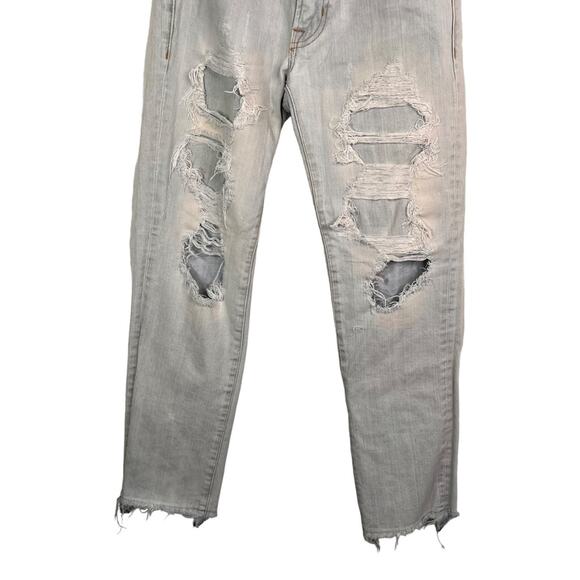 American Eagle Outfitters Straight Light Wash Distressed Jeans 26 - Picture 3 of 12